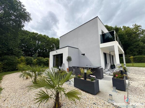 Pavillon contemporain lumineux à Ernée