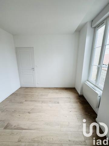 Maison 5 pièces de 100 m² à Saintes (17100)