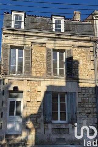 Maison 5 pièces de 100 m² à Saintes (17100)