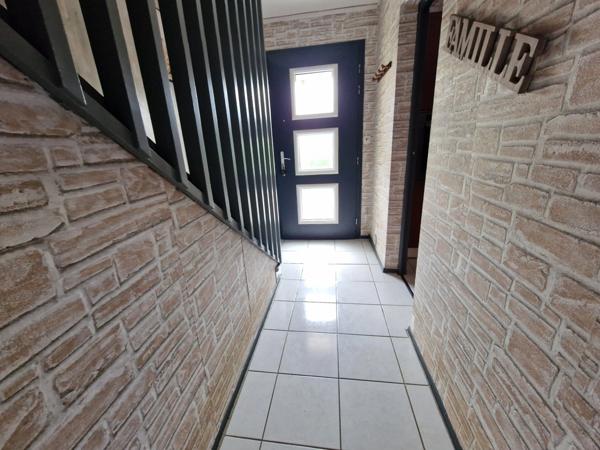 Maison à vendre 5 pièces proche CONTREXEVILLE (88) avec VERANDA, GARAGE et TERRAIN clos