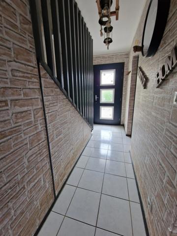 Maison à vendre 5 pièces proche CONTREXEVILLE (88) avec VERANDA, GARAGE et TERRAIN clos