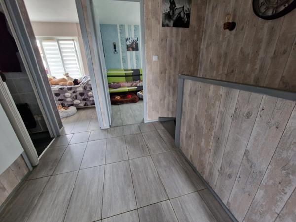 Maison à vendre 5 pièces proche CONTREXEVILLE (88) avec VERANDA, GARAGE et TERRAIN clos