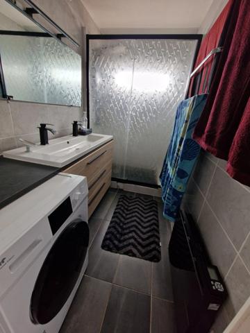 Maison à vendre 5 pièces proche CONTREXEVILLE (88) avec VERANDA, GARAGE et TERRAIN clos