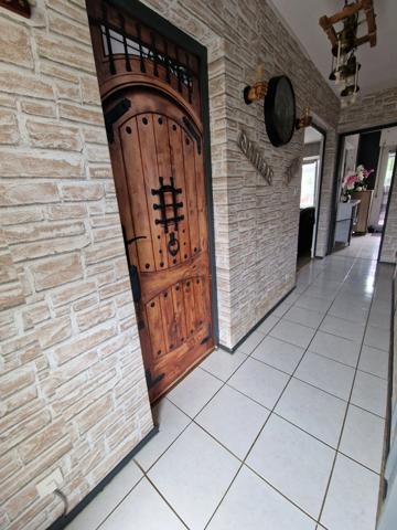 Maison à vendre 5 pièces proche CONTREXEVILLE (88) avec VERANDA, GARAGE et TERRAIN clos