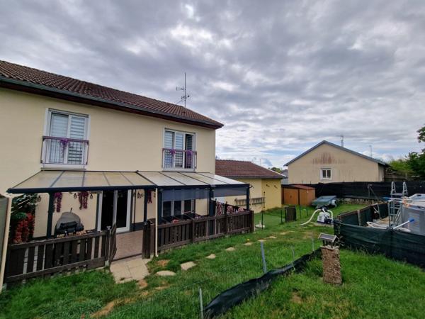Maison à vendre 5 pièces proche CONTREXEVILLE (88) avec VERANDA, GARAGE et TERRAIN clos