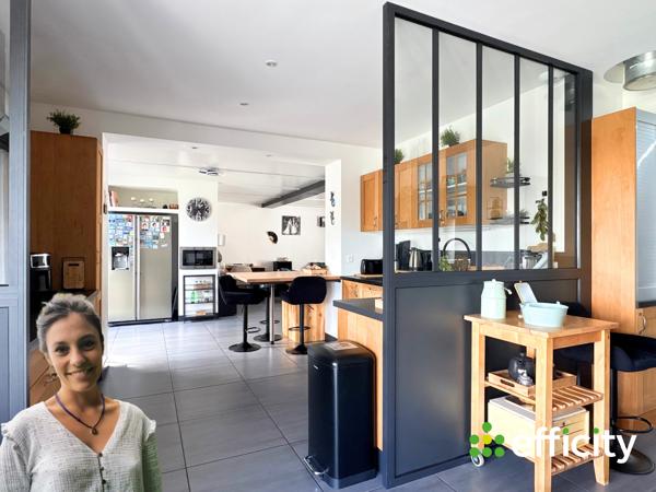 Maison
         6 pièces
        - 164 m² Exclusivité 395 000 € *