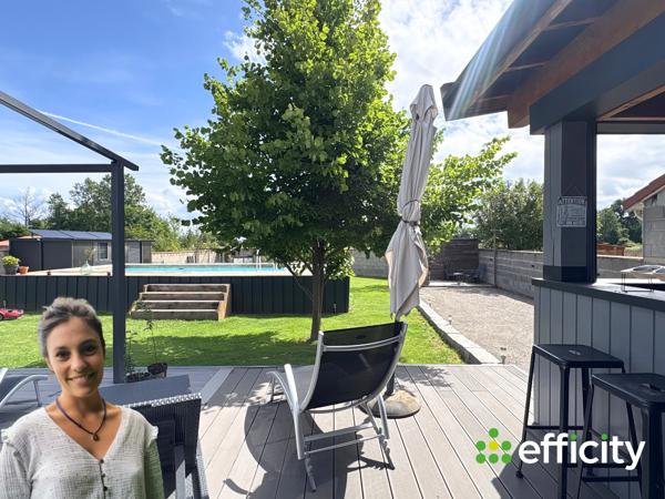 Maison
         6 pièces
        - 164 m² Exclusivité 395 000 € *