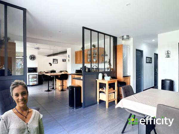 Maison
         6 pièces
        - 164 m² Exclusivité 395 000 € *