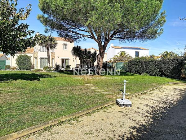 Maison récente 6 pièces avec piscine à vendre à Saint-Gilles-Croix-de-Vie