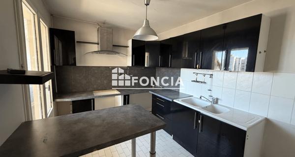 Location Appartement 4 pièces 96.78 m² - Villeurbanne 69100