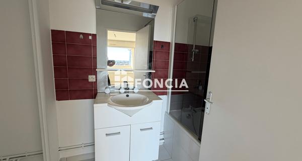 Location Appartement 4 pièces 96.78 m² - Villeurbanne 69100