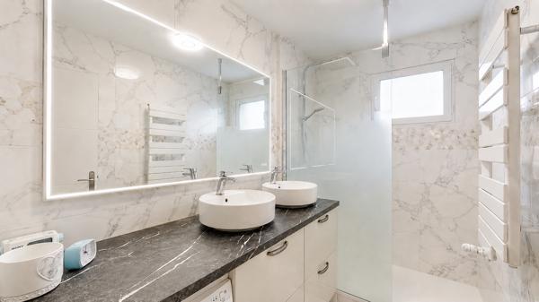 Appartement
         3 pièces
        - 96 m² 289 000 € *