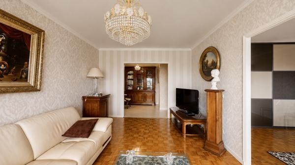 Appartement
         3 pièces
        - 96 m² 289 000 € *