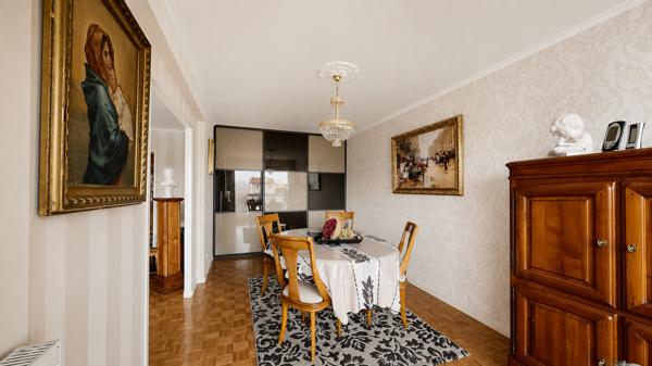 Appartement
         3 pièces
        - 96 m² 289 000 € *