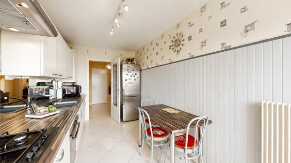 Appartement
         3 pièces
        - 96 m² 289 000 € *