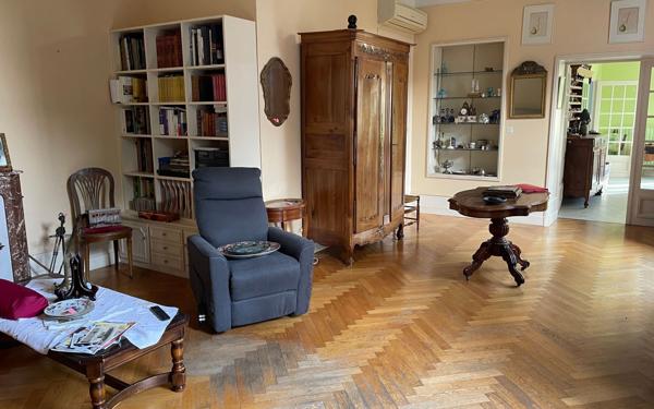 Maison à vendre    8 pièces •  Niort