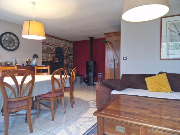 Fontenilles Maison T7 de 149 m² ? Dépendances ? Biomasse & Solaire ? Terrain arboré