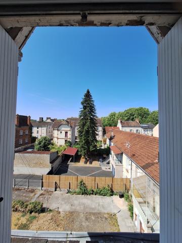 bel appartement tres lumineux A forte rentabilité PLUS DE 7.5 % 99 000 €