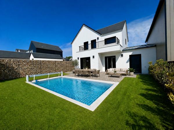 Maison
         3 pièces
        - 83 m² Bien prestige