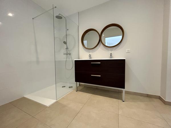 Maison
         3 pièces
        - 83 m² Bien prestige