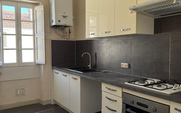 Appartement à louer    3 pièces • 84 m2 Castres