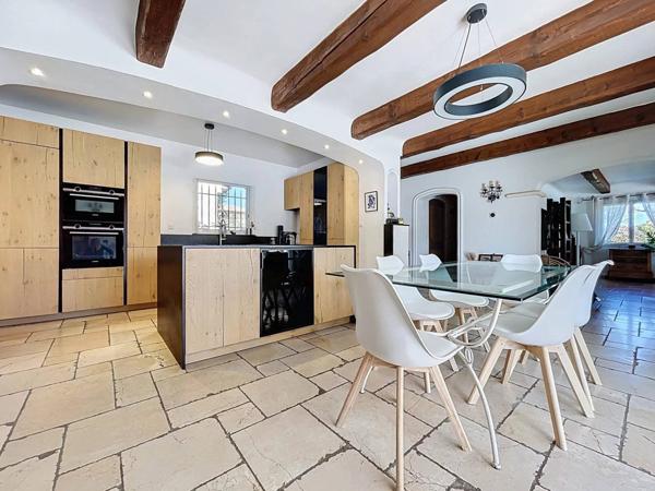 Magnifique Villa avec annexes et piscine