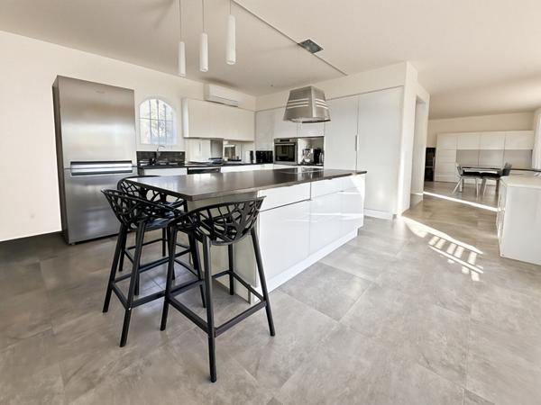 Villa de Prestige à Vendre à Plan de Cuques