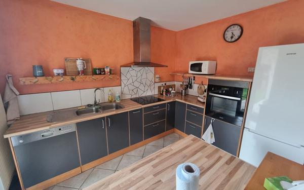 Maison à vendre    4 pièces • 106 m2 Saint-Yrieix-la-Perche