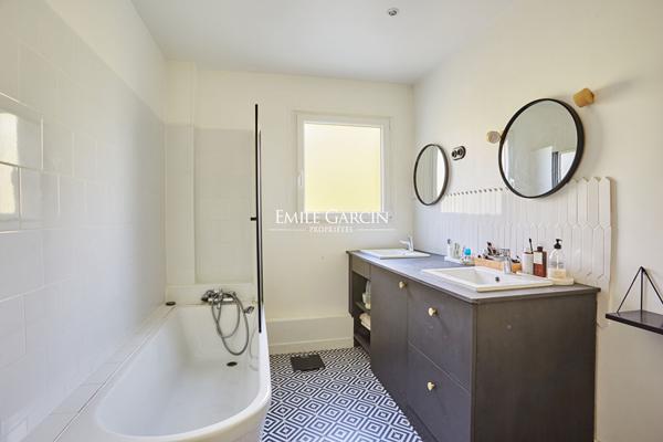 A vendre- Appartement  familial- Vaucresson- 5 pièce(s) 135.47 m2-4 chambres- grand balcon