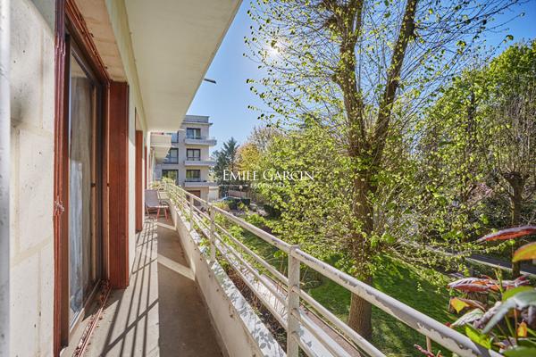 A vendre- Appartement  familial- Vaucresson- 5 pièce(s) 135.47 m2-4 chambres- grand balcon