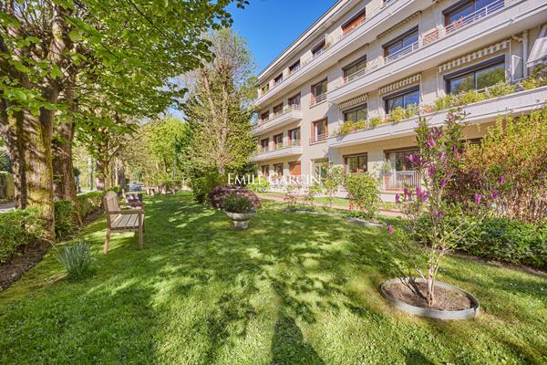 A vendre- Appartement  familial- Vaucresson- 5 pièce(s) 135.47 m2-4 chambres- grand balcon