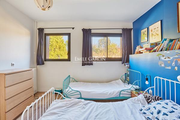 A vendre- Appartement  familial- Vaucresson- 5 pièce(s) 135.47 m2-4 chambres- grand balcon