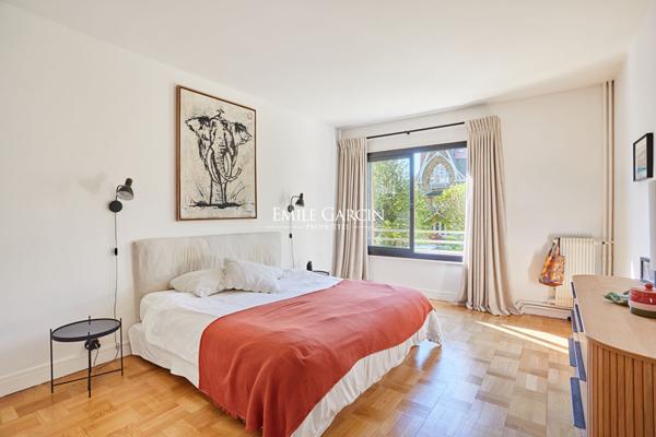 A vendre- Appartement  familial- Vaucresson- 5 pièce(s) 135.47 m2-4 chambres- grand balcon