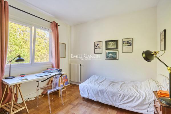 A vendre- Appartement  familial- Vaucresson- 5 pièce(s) 135.47 m2-4 chambres- grand balcon