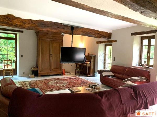 MAISON DE FAMILLE AVEC PARC, PISCINE ET DÉPENDANCES