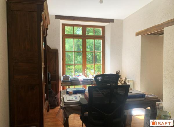 MAISON DE FAMILLE AVEC PARC, PISCINE ET DÉPENDANCES