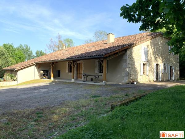 MAISON DE FAMILLE AVEC PARC, PISCINE ET DÉPENDANCES