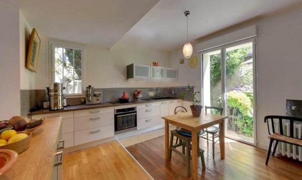 A PROXIMITE DU PORT DE PLAISANCE ET DU CENTRE VILLE