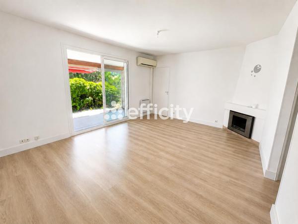 Maison
         5 pièces
        - 87 m² 411 000 € *