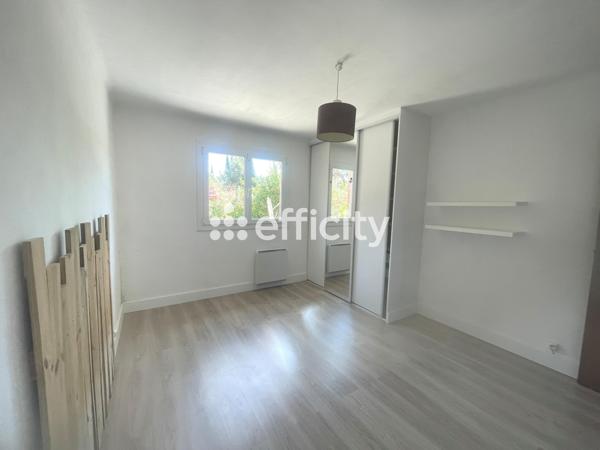 Maison
         5 pièces
        - 87 m² 411 000 € *