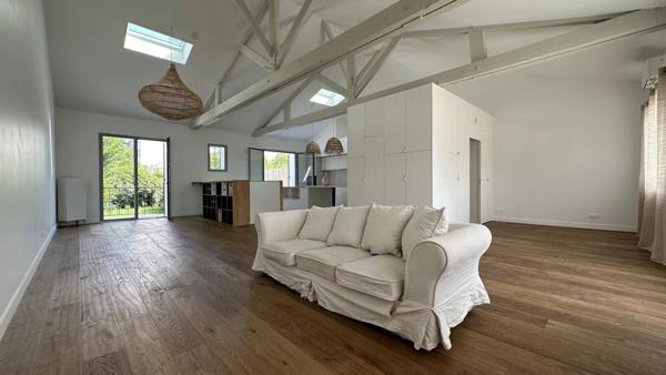 Maison atypique avec son jardin secret au cœur de Lafond