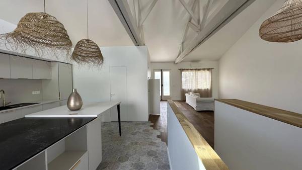 Maison atypique avec son jardin secret au cœur de Lafond