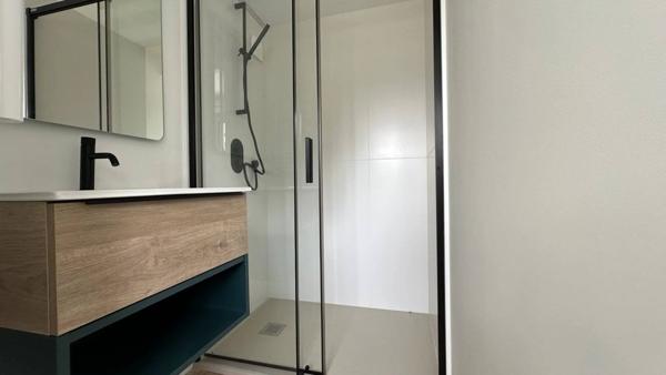 Maison atypique avec son jardin secret au cœur de Lafond