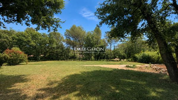 A vendre Côte d'Azur, Mougins, Superbe terrain plat, plein sud, calme, avec permis de construire