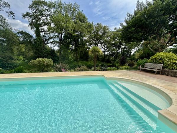 MAISON 195 m2 habitables avec piscine