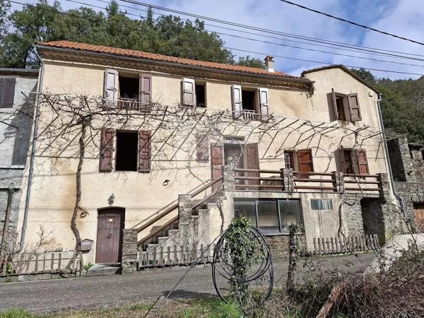 Maison de Village avec terrain et vue
