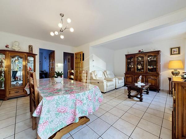 Maison familiale au nord-est de Caen