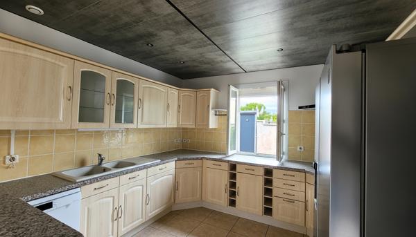 EN EXCLUSIVITÉ dans votre agence ERA Cazan  Maison de plain-pied avec piscine à Mallemort