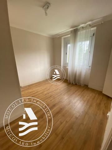 Maison d’habitation à rafraîchir avec terrain de 1 351 m²