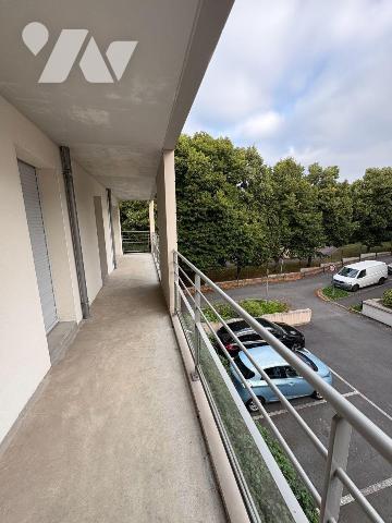 RENNES - Avenue Patton - Dans un environnement calme à proximité des commodités 
Situé au 2ème...
